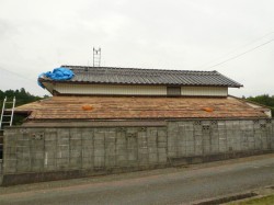 瓦の葺き替え作業 瓦の葺き替え作業